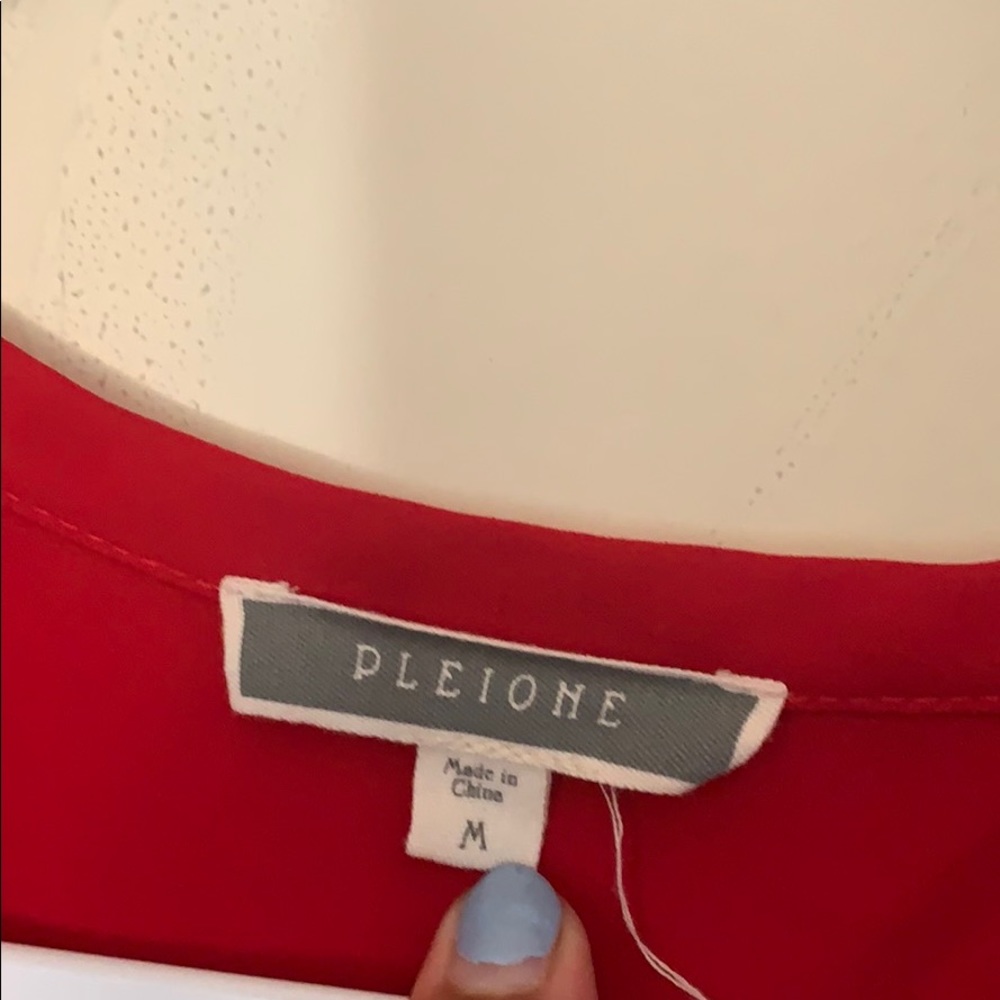 Red blouse - Picture 3 of 4